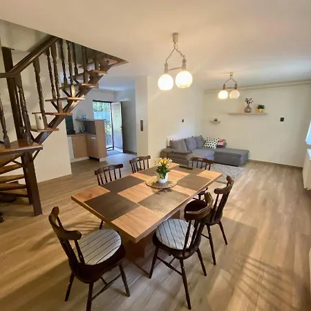 Kisduna Haz Apartment