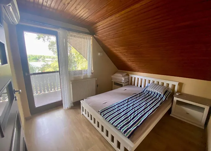 Kisduna Haz Apartament *